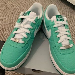 Air Force 1 low canvas